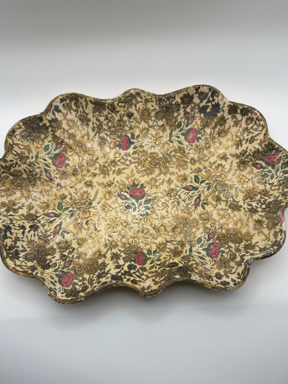 Vintage paper mache Decorative Floral Scalloped tray
